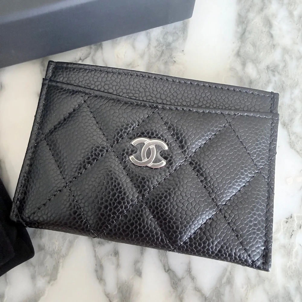 CHANEL classic card